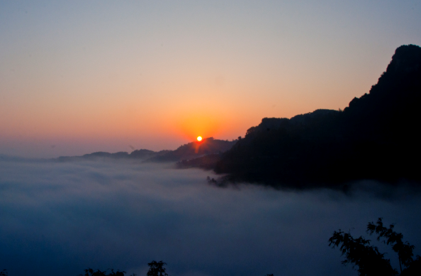 重庆綦江古剑山日出