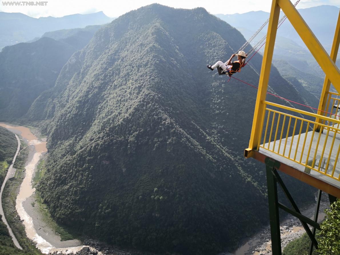 连天栈道悬崖秋千 连天栈道悬崖秋千