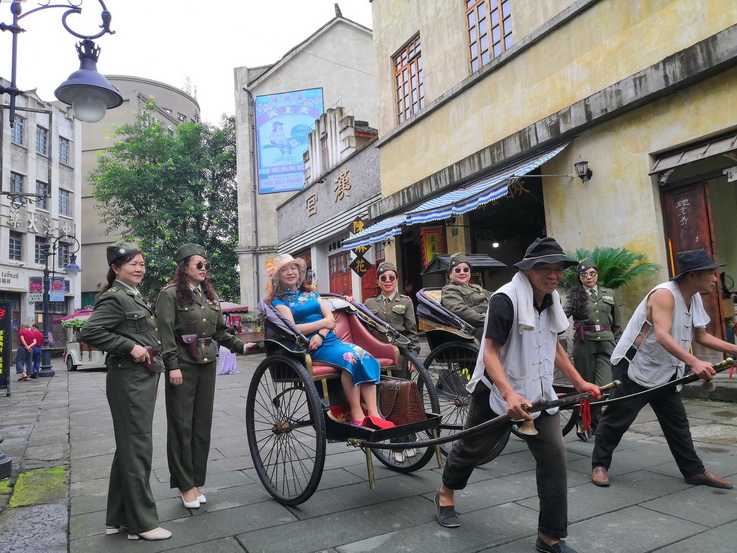 拉车.jpg 拉车.jpg