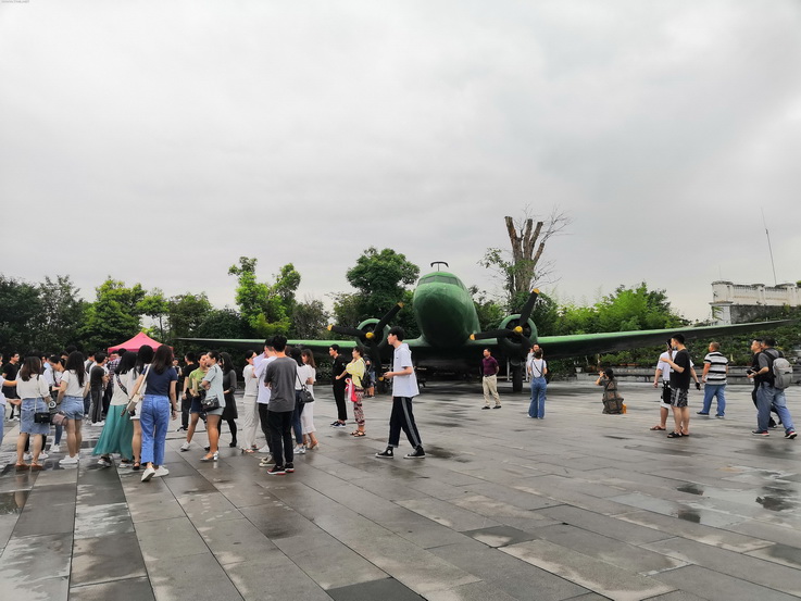 飞机.jpg 飞机.jpg