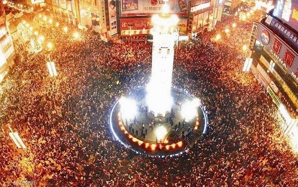 解放碑2.jpg 解放碑2.jpg