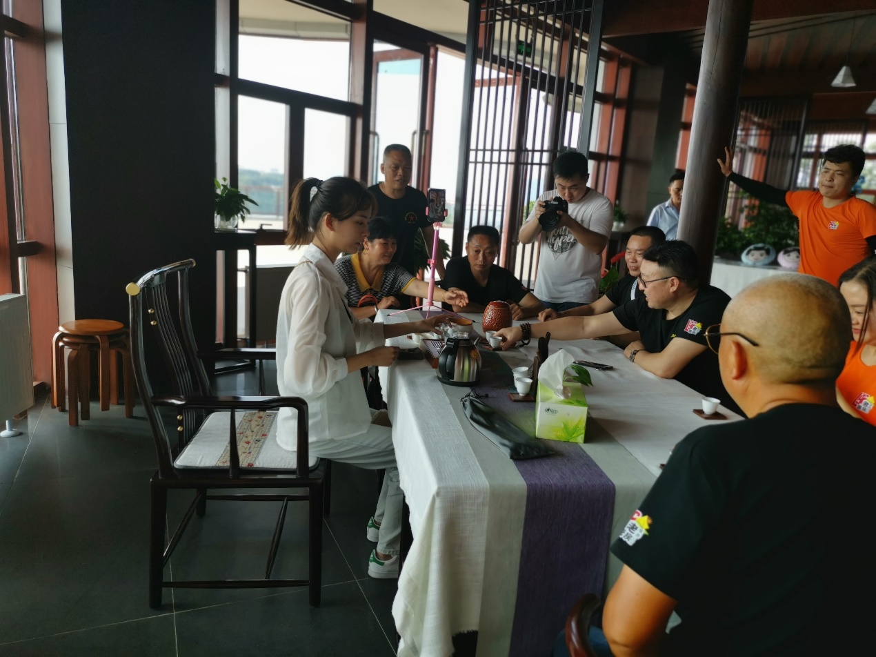 clip_image009.jpg clip_image009.jpg